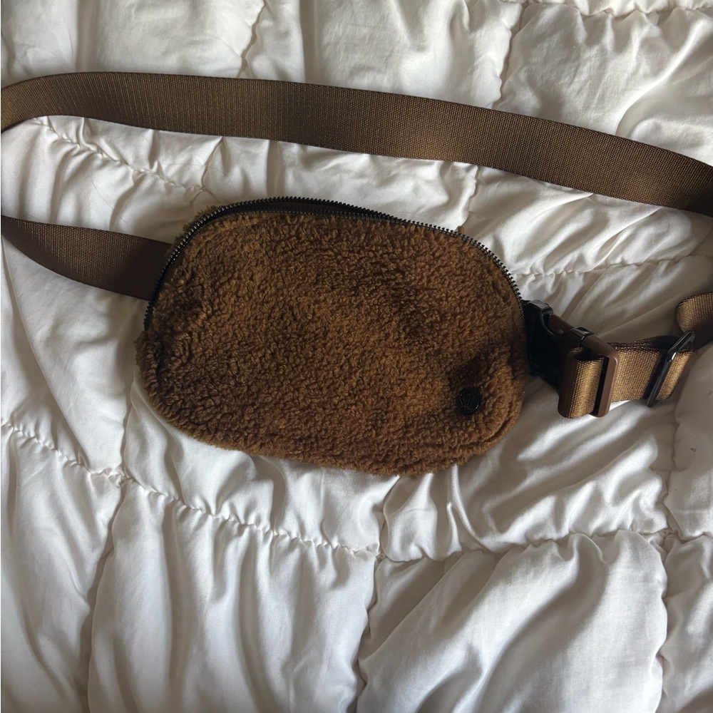 Lululemon brown Fuzzy Belt Bag